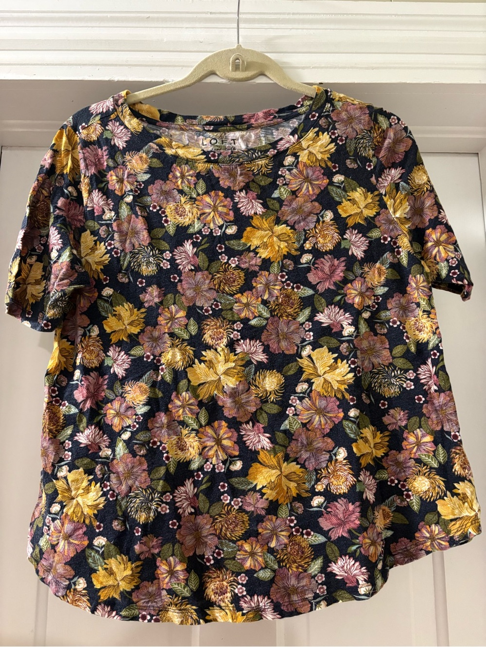 LOFT Women’s Floral Short Sleeve Shirt Size Large